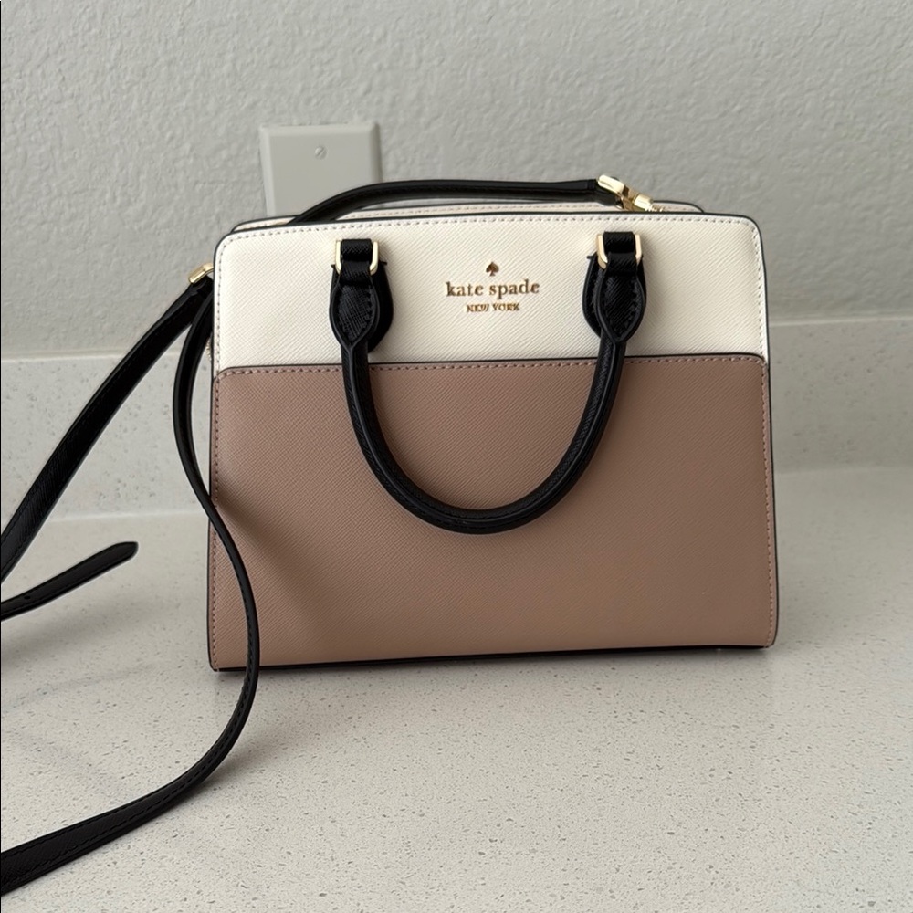 Kate Spade Tan and White Satchel Bag with Elegant Design